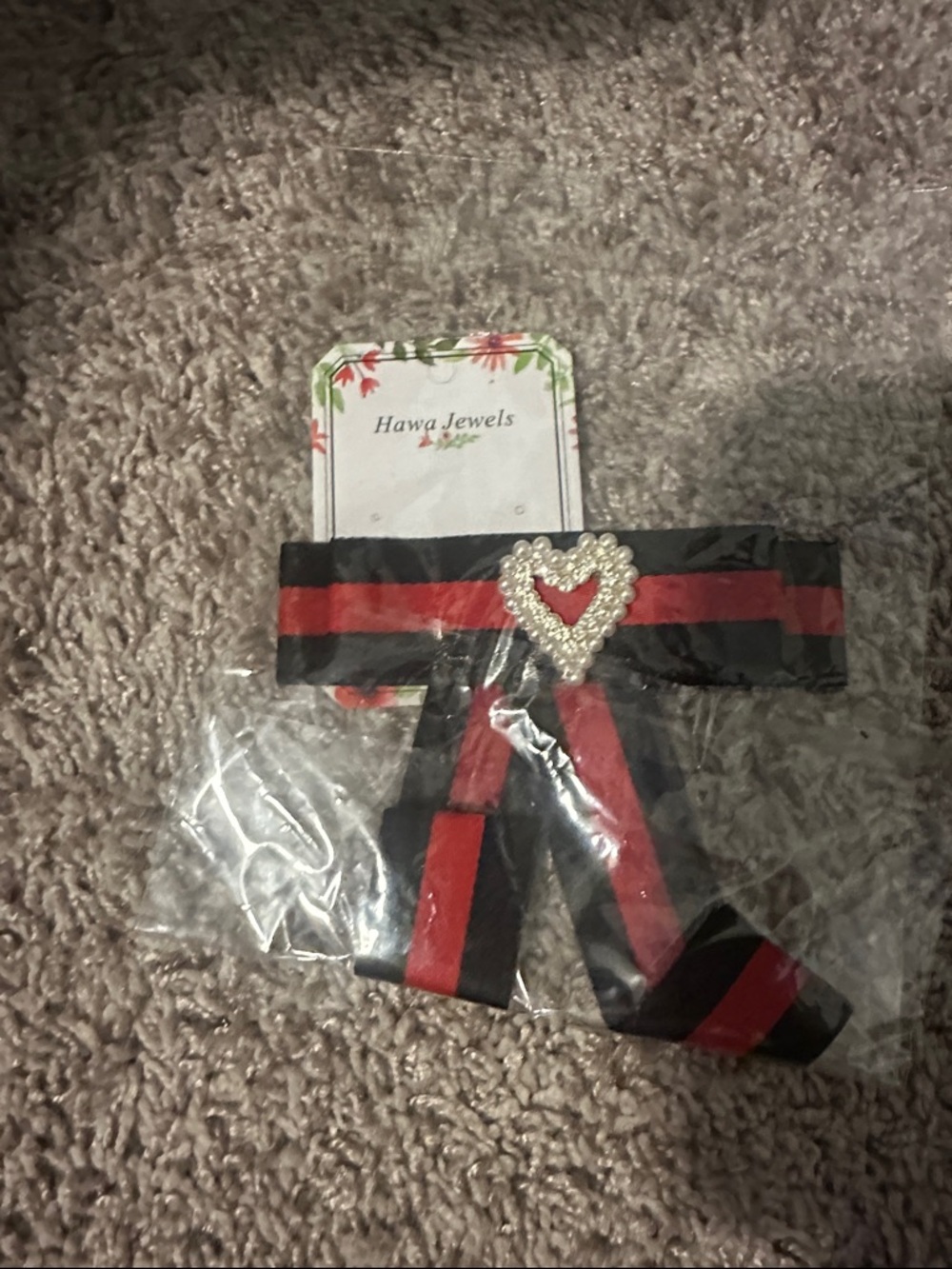 HawaJewels Red & Black Ribbon Heart Brooch - Picture 2 of 3